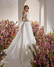 Load image into Gallery viewer, Rosa Clara Couture - Tessel
