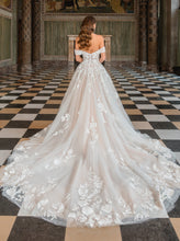 Load image into Gallery viewer, Diane Legrand - Amber
