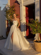 Lade das Bild in den Galerie-Viewer, Modeca - Agata
